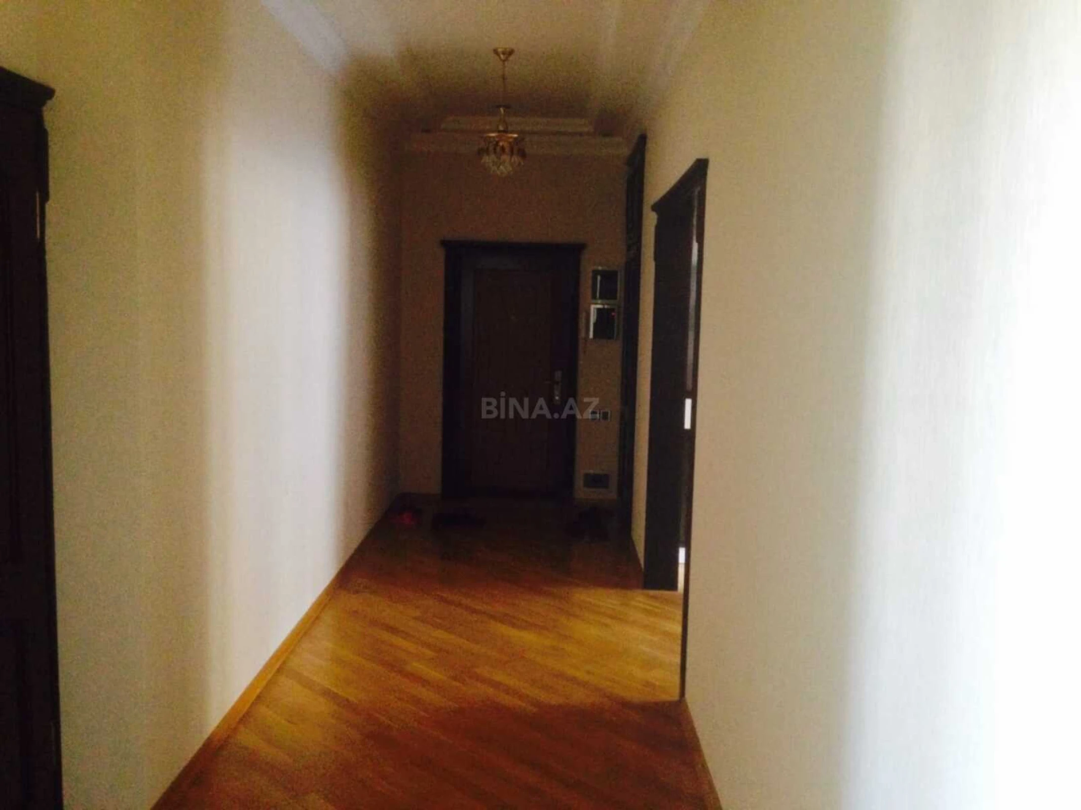 Kirayə verilir 3 otaqlı mənzil 118 m²