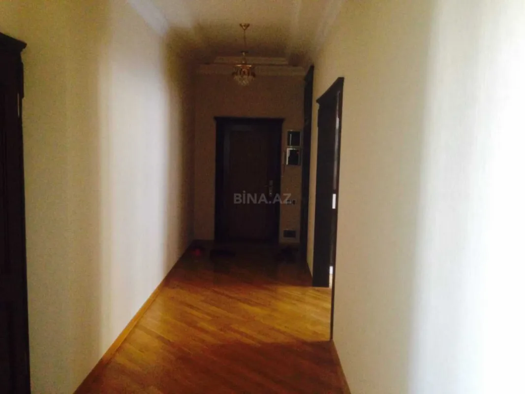 Kirayə verilir 3 otaqlı mənzil 118 m²