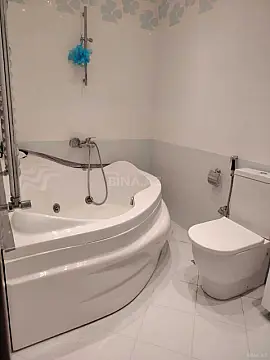 Kirayə verilir 3 otaqlı mənzil 118 m²