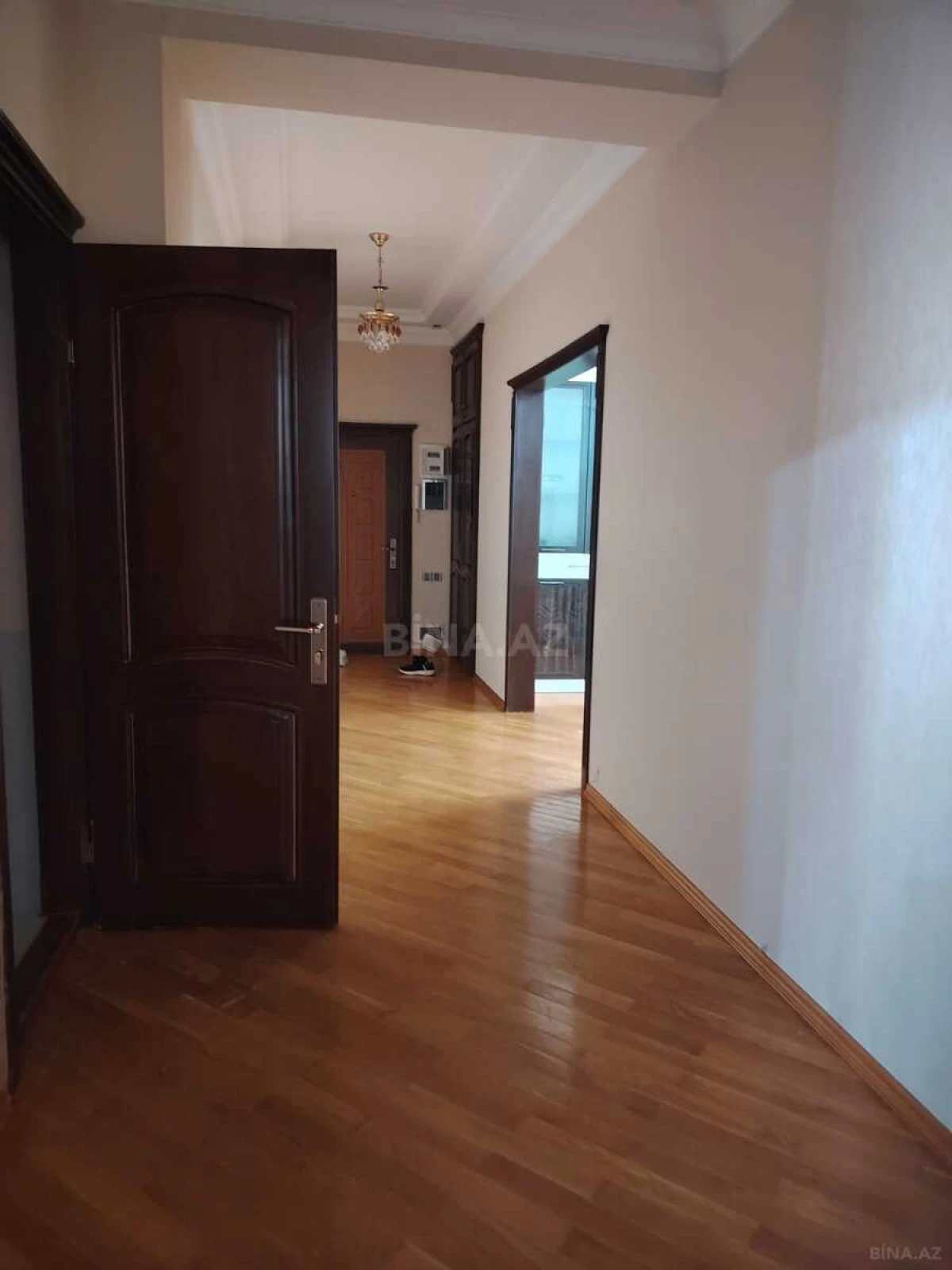 Kirayə verilir 3 otaqlı mənzil 118 m²