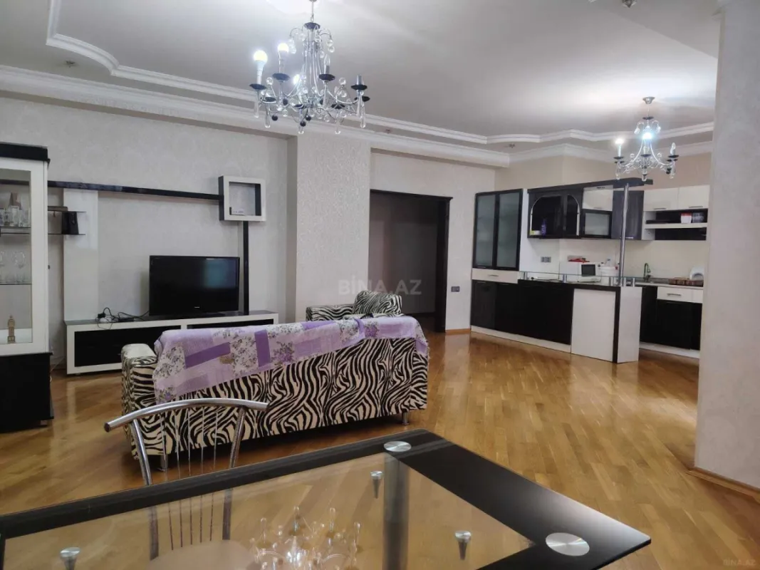 Kirayə verilir 3 otaqlı mənzil 118 m²