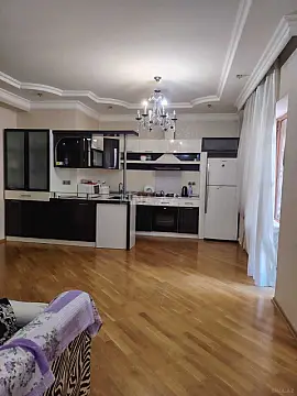 Kirayə verilir 3 otaqlı mənzil 118 m²