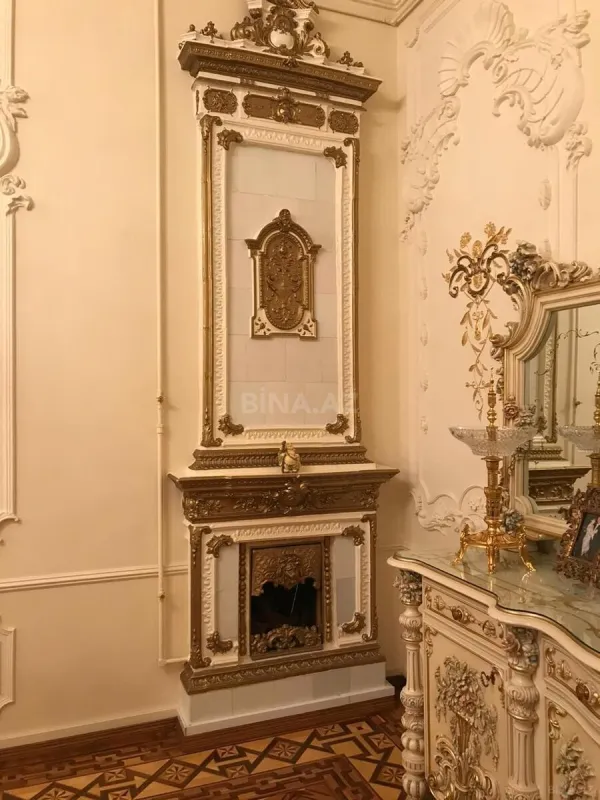 Satılır 6 otaqlı mənzil 290 m²