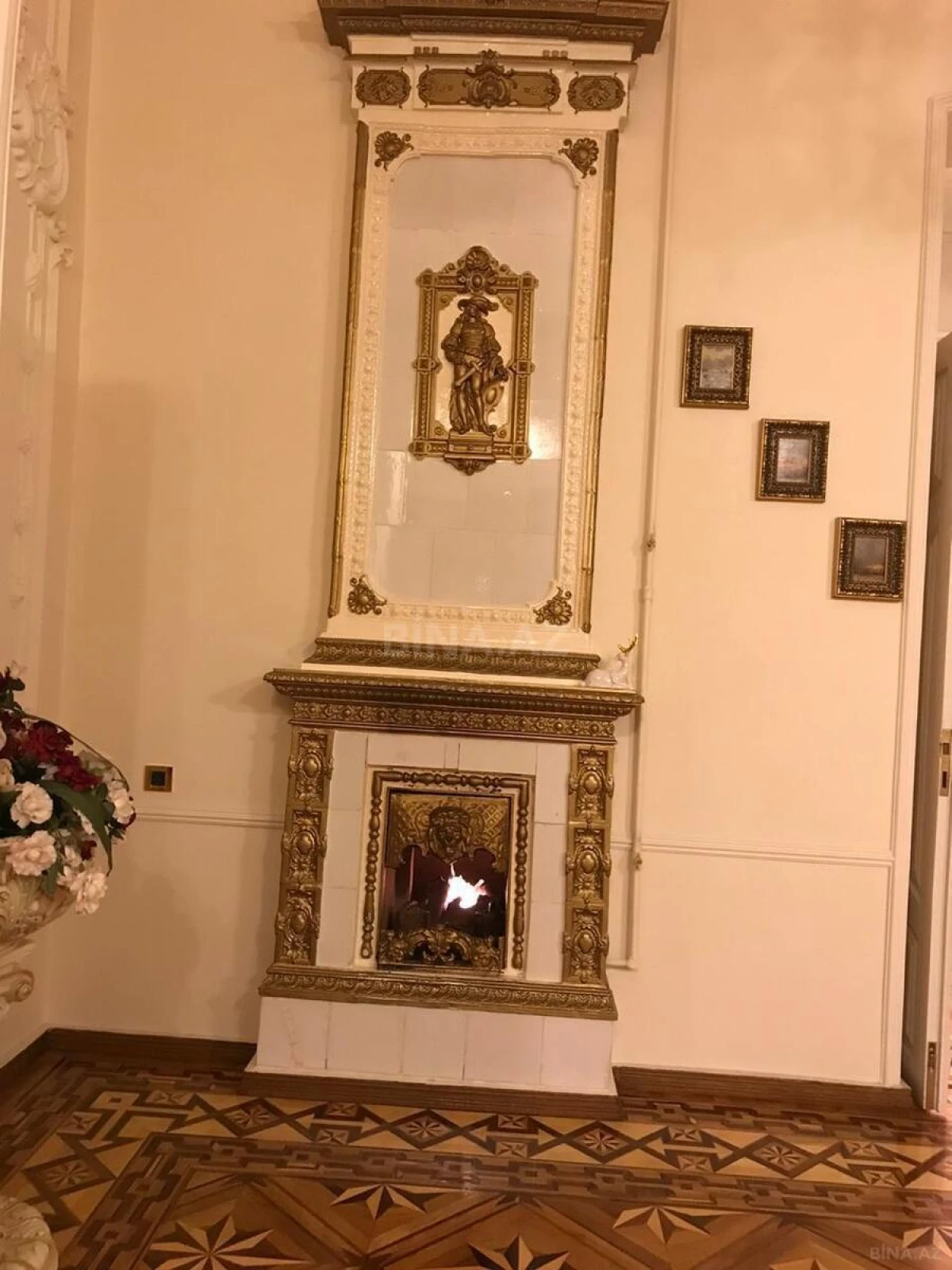 Satılır 6 otaqlı mənzil 290 m²