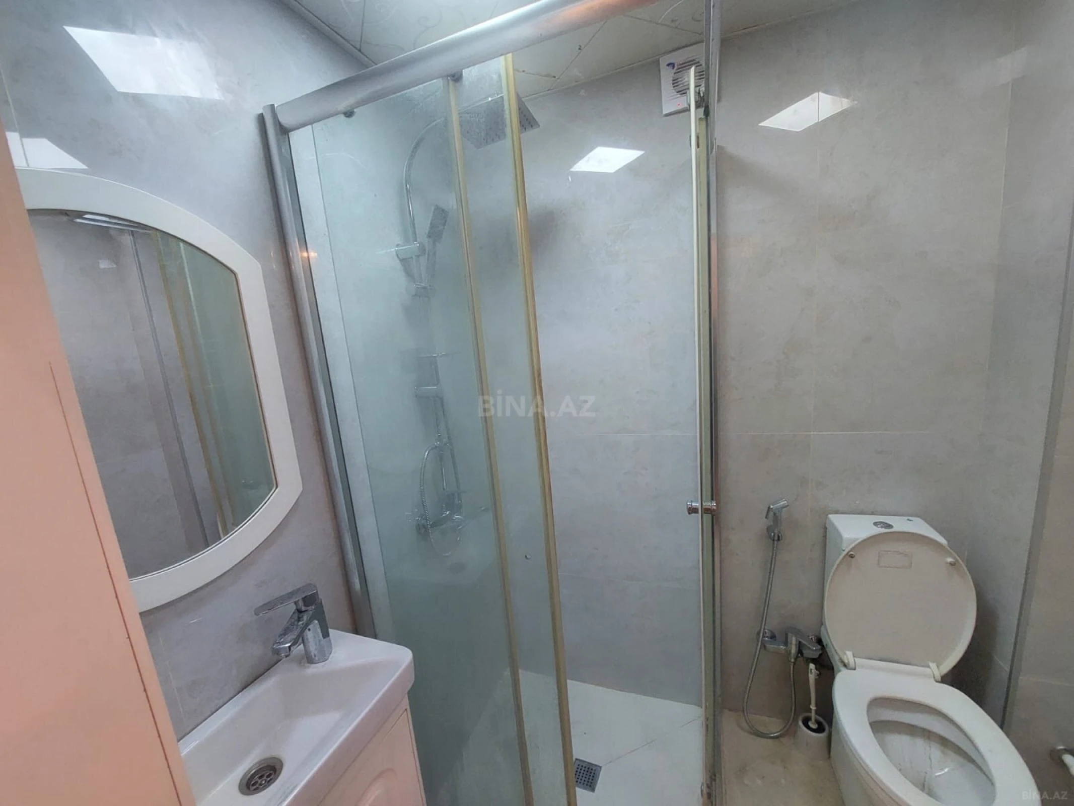 Kirayə verilir 2 otaqlı mənzil 44 m²