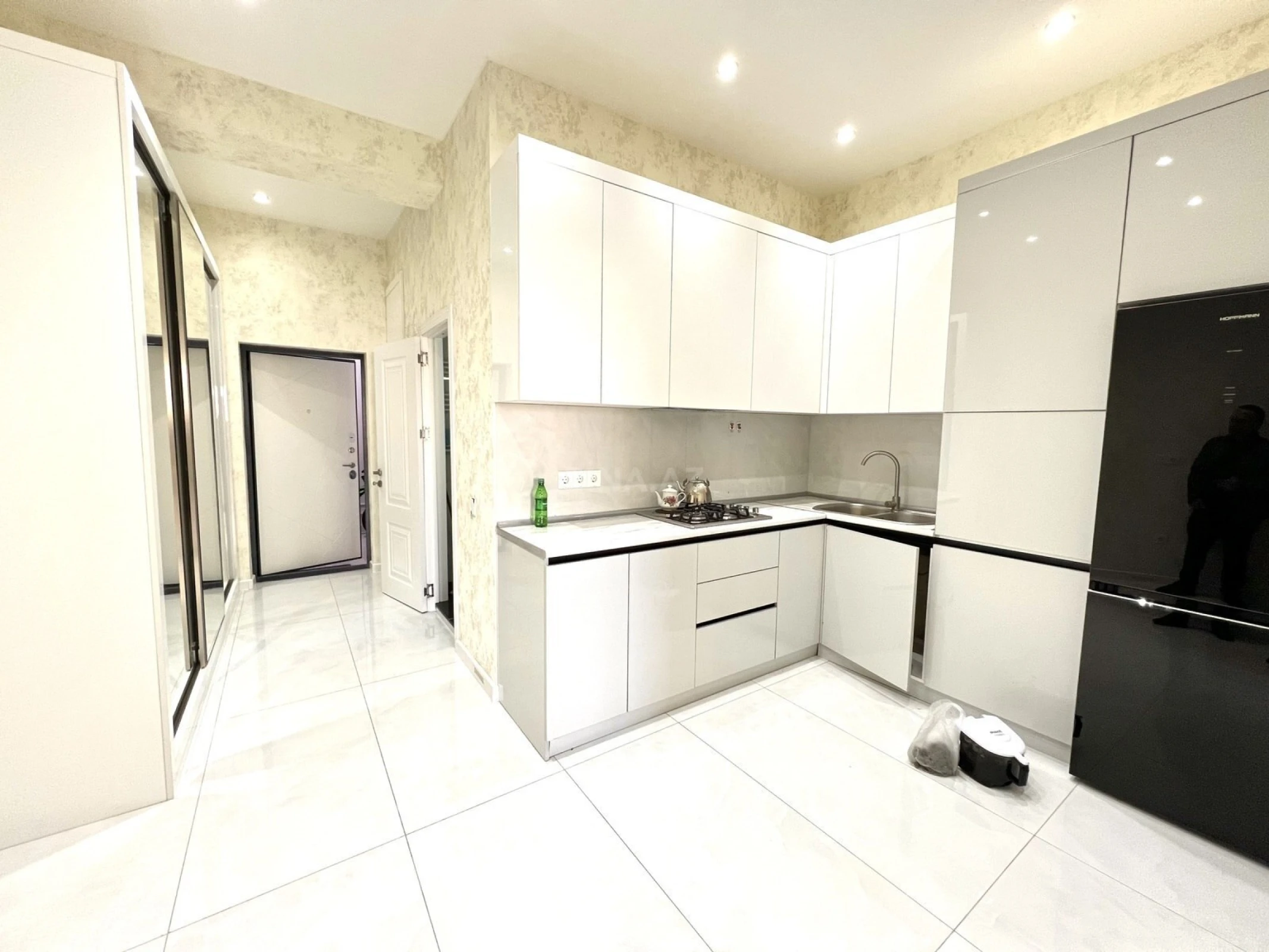 Kirayə verilir 2 otaqlı mənzil 80 m²