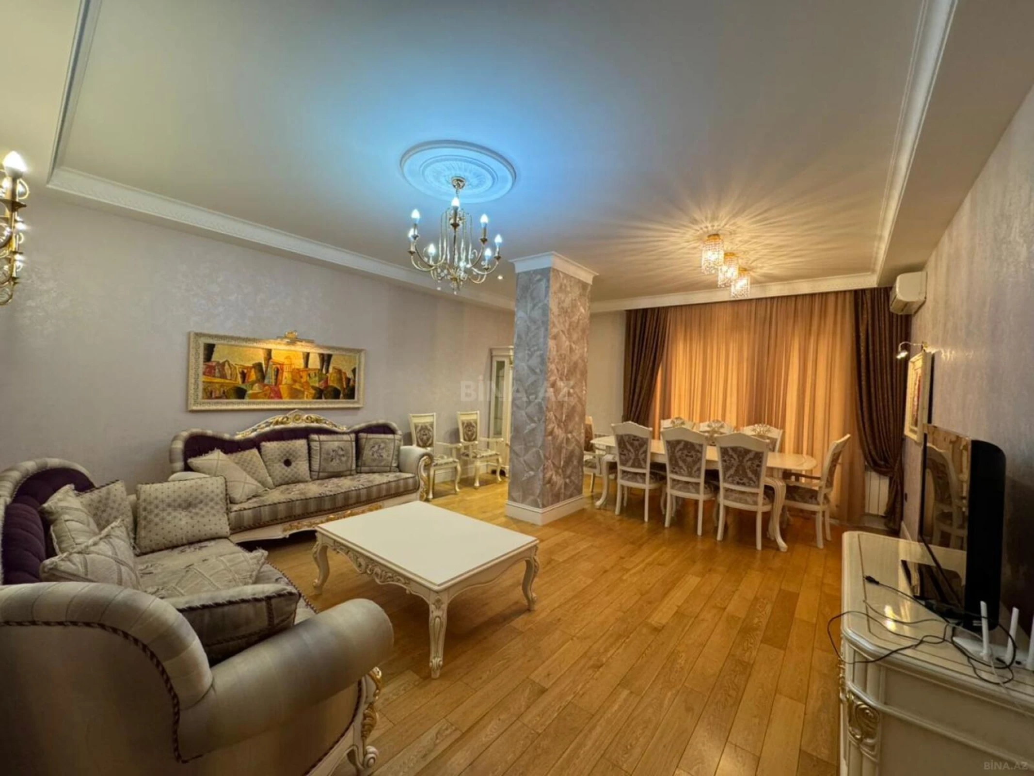 Satılır 4 otaqlı mənzil 200 m²