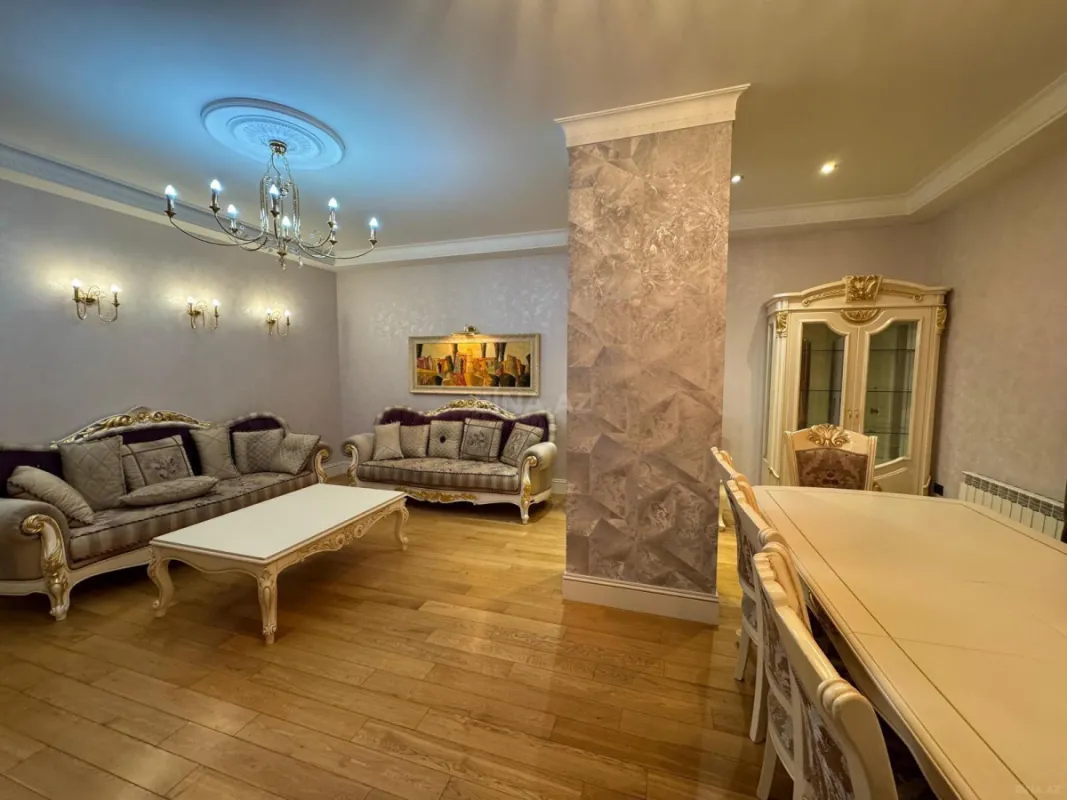 Satılır 4 otaqlı mənzil 200 m²