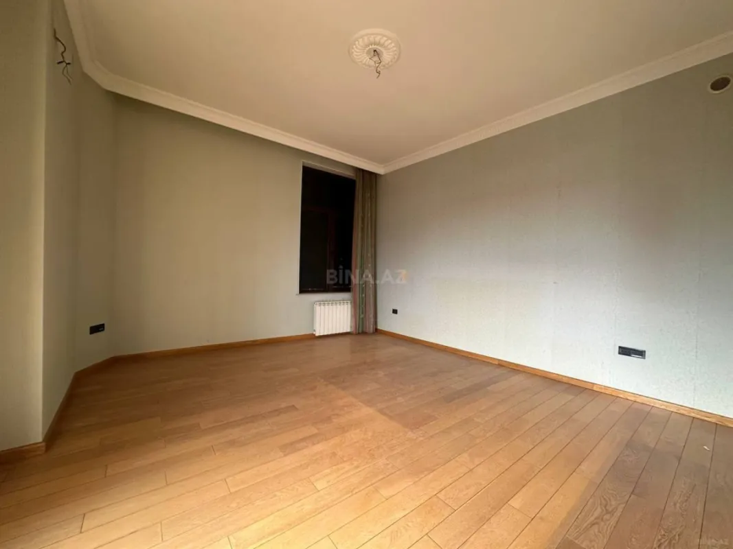 Satılır 3 otaqlı mənzil 138 m²