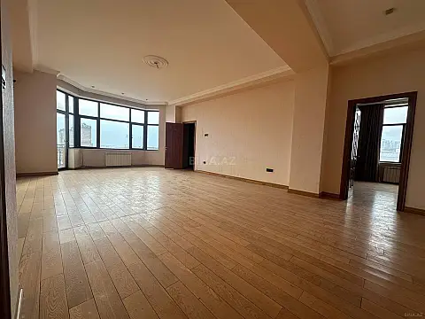 Satılır 3 otaqlı mənzil 138 m²