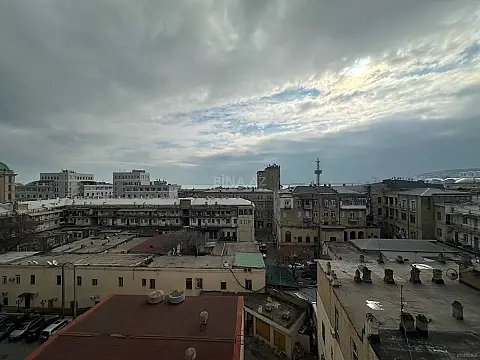 Satılır 3 otaqlı mənzil 138 m²