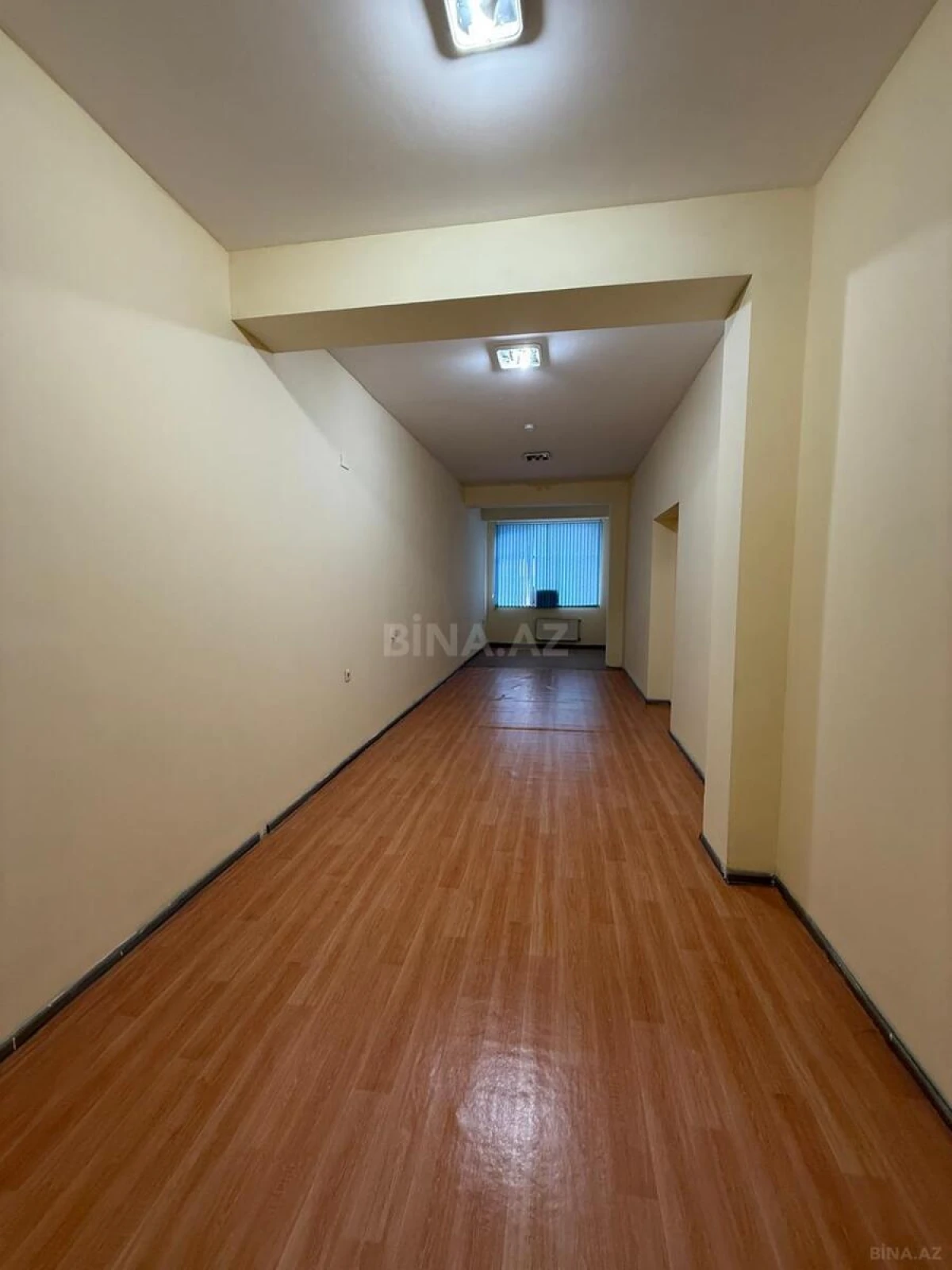 Kirayə verilir 8 otaqlı ofis 260 m²