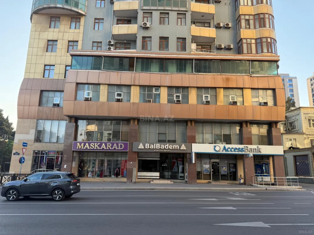 Kirayə verilir 8 otaqlı ofis 260 m²