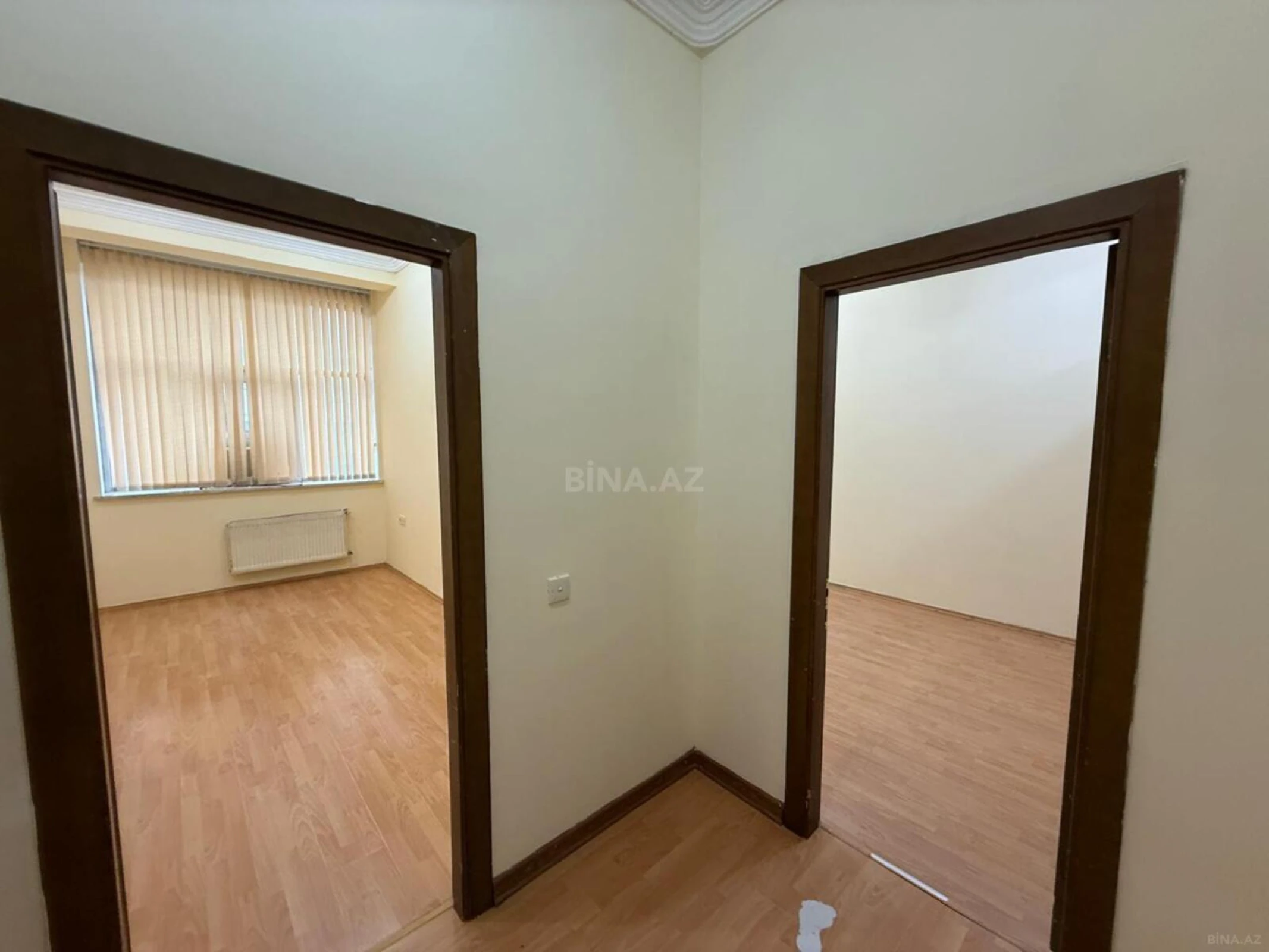 Kirayə verilir 8 otaqlı ofis 260 m²