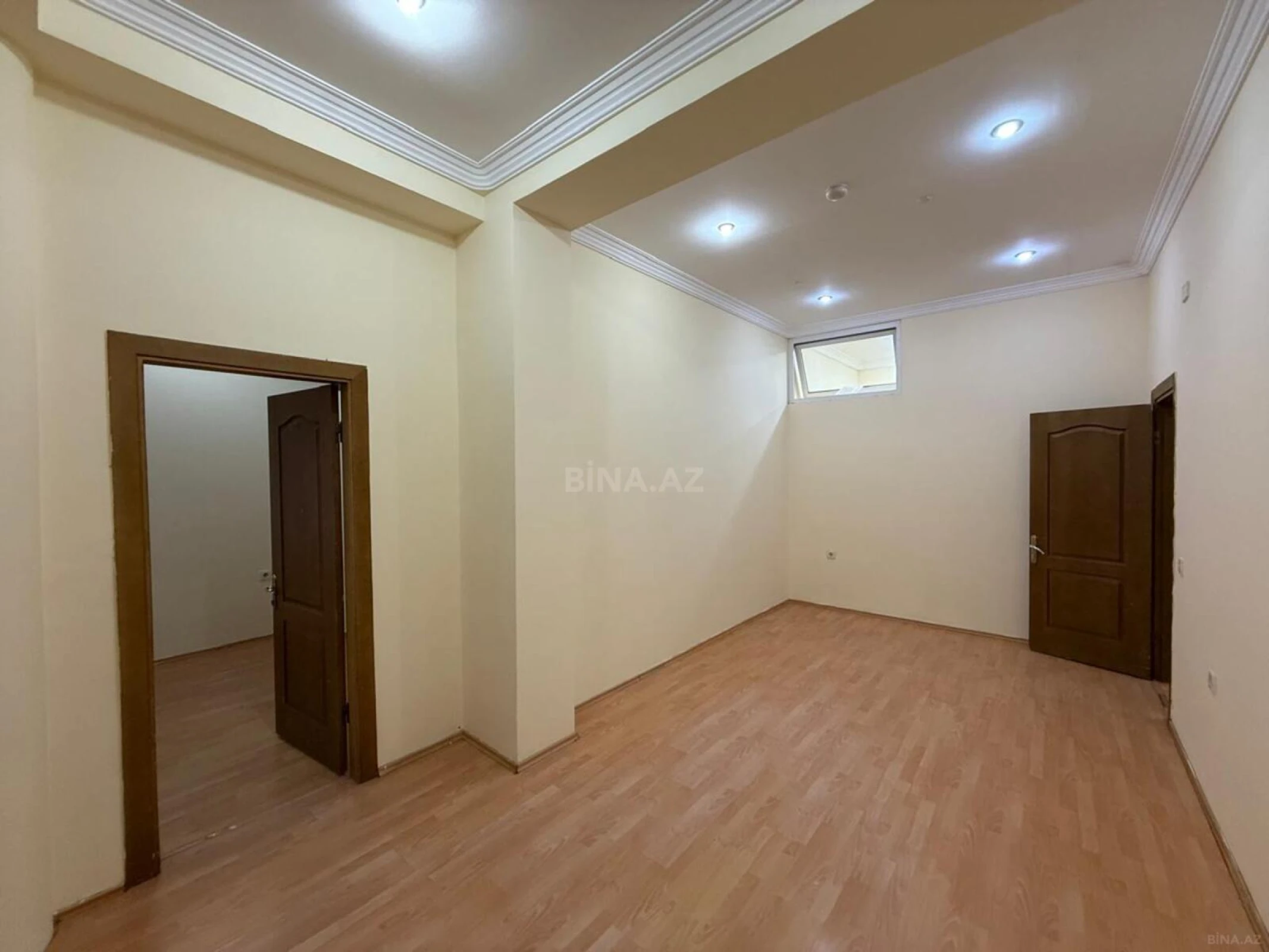 Kirayə verilir 8 otaqlı ofis 260 m²