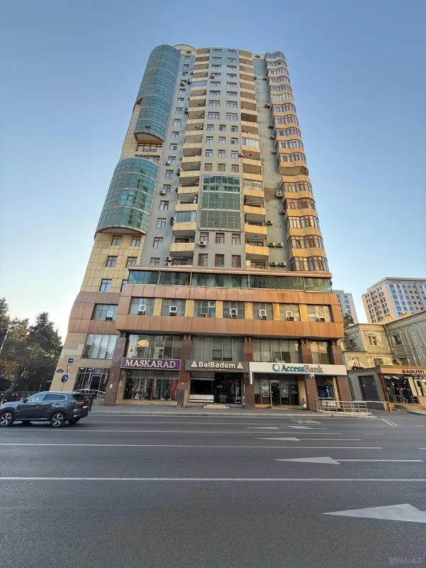 Kirayə verilir 8 otaqlı ofis 260 m²