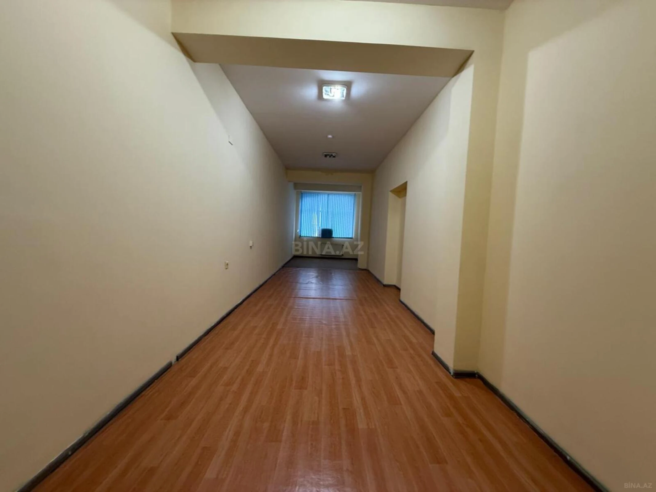 Kirayə verilir 8 otaqlı ofis 260 m²