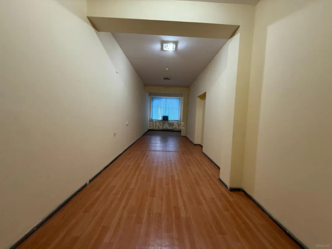 Kirayə verilir 8 otaqlı ofis 260 m²