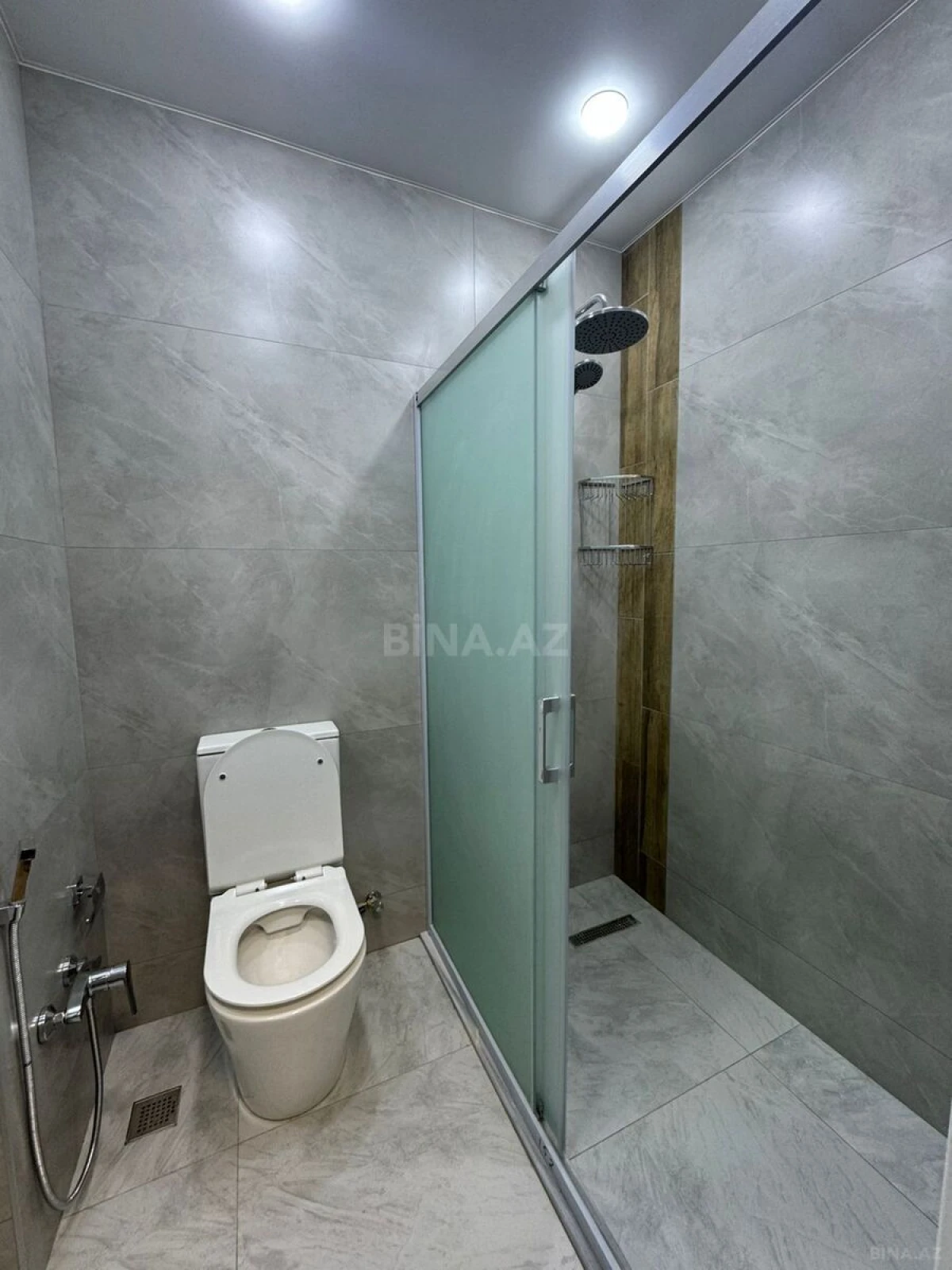 Kirayə verilir 2 otaqlı mənzil 95 m²