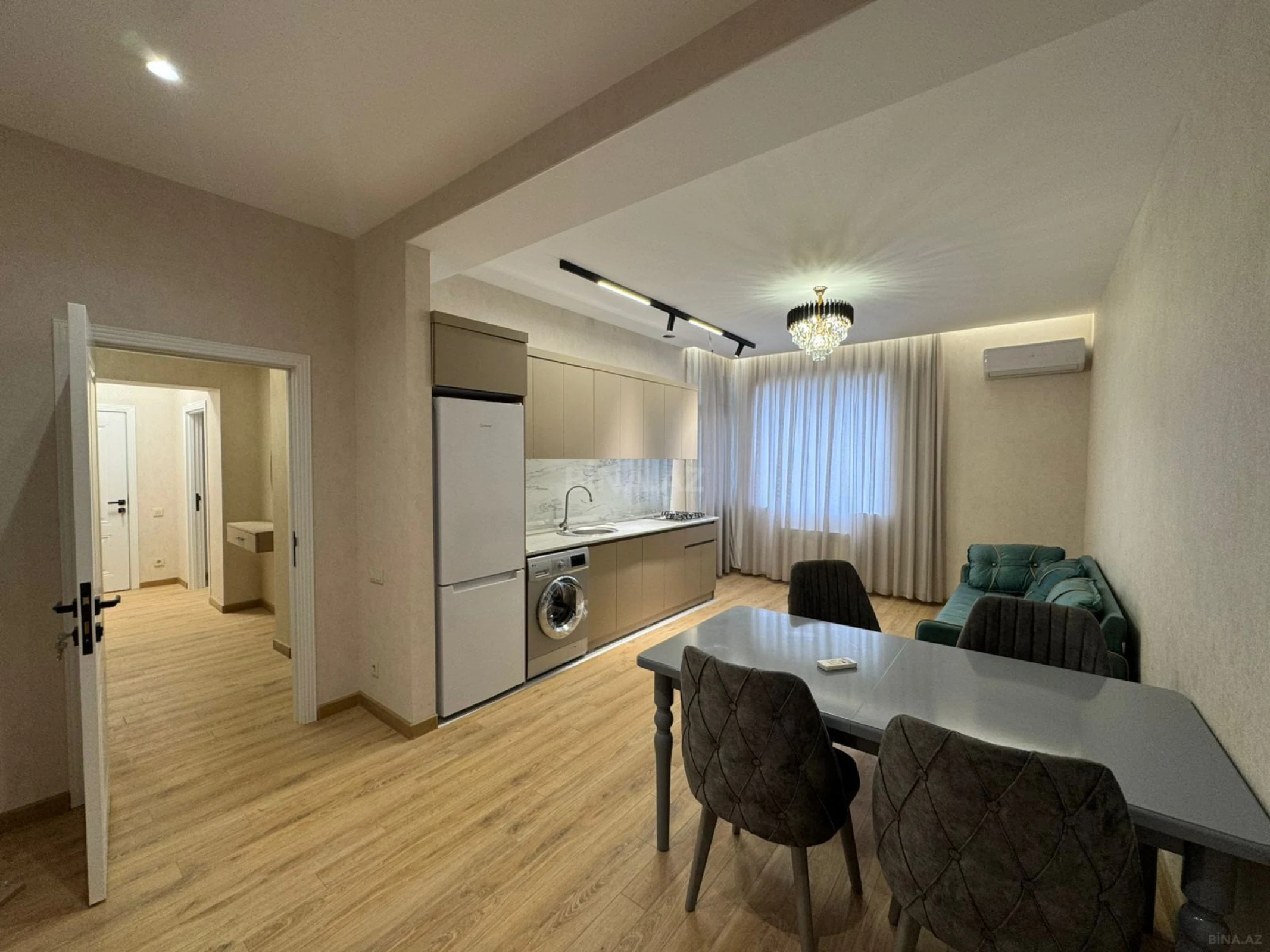 Kirayə verilir 2 otaqlı mənzil 95 m²
