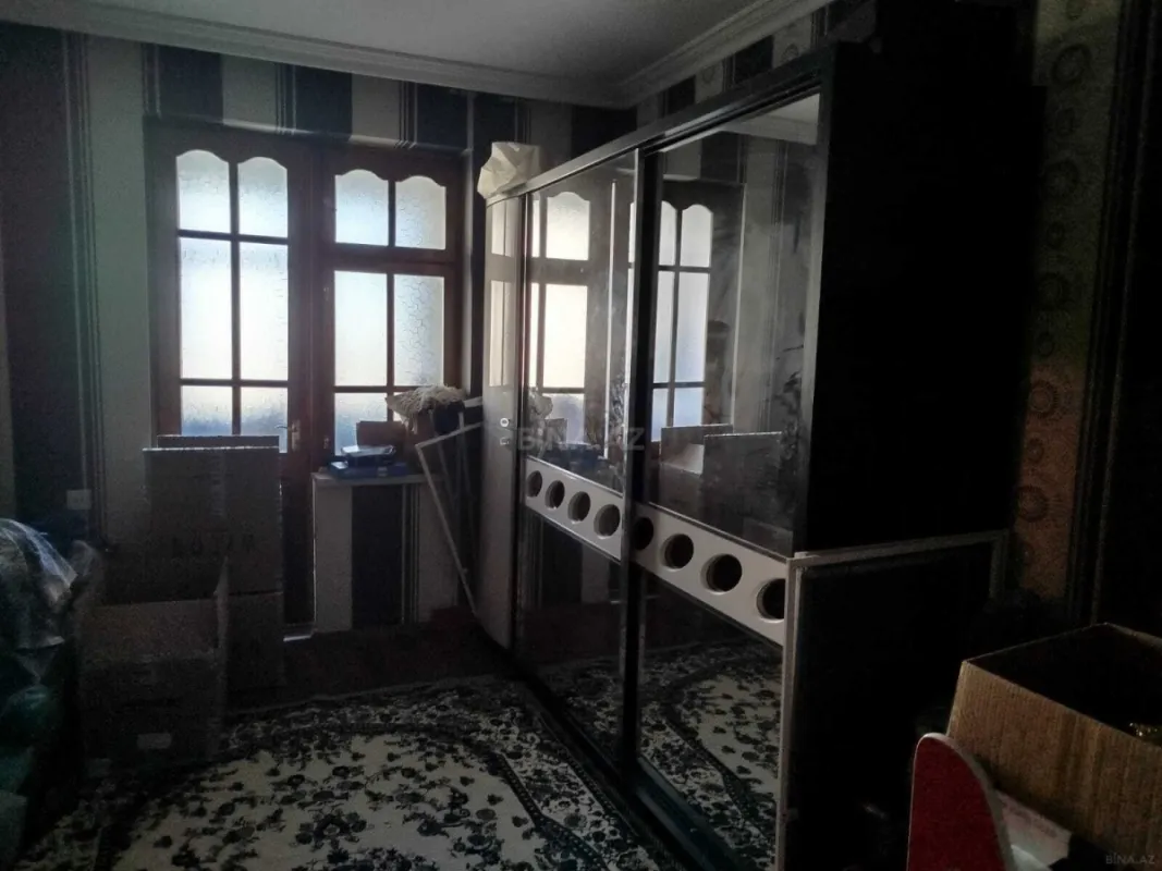 Satılır 5 otaqlı mənzil 110 m²