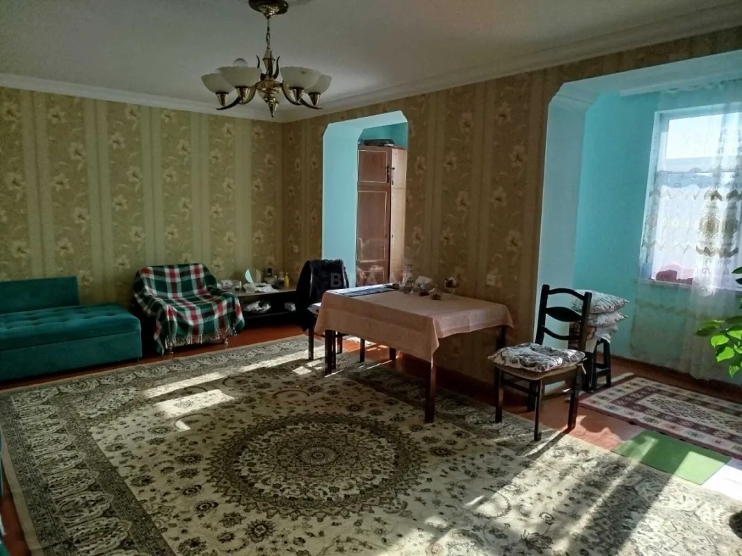 Satılır 5 otaqlı mənzil 110 m²