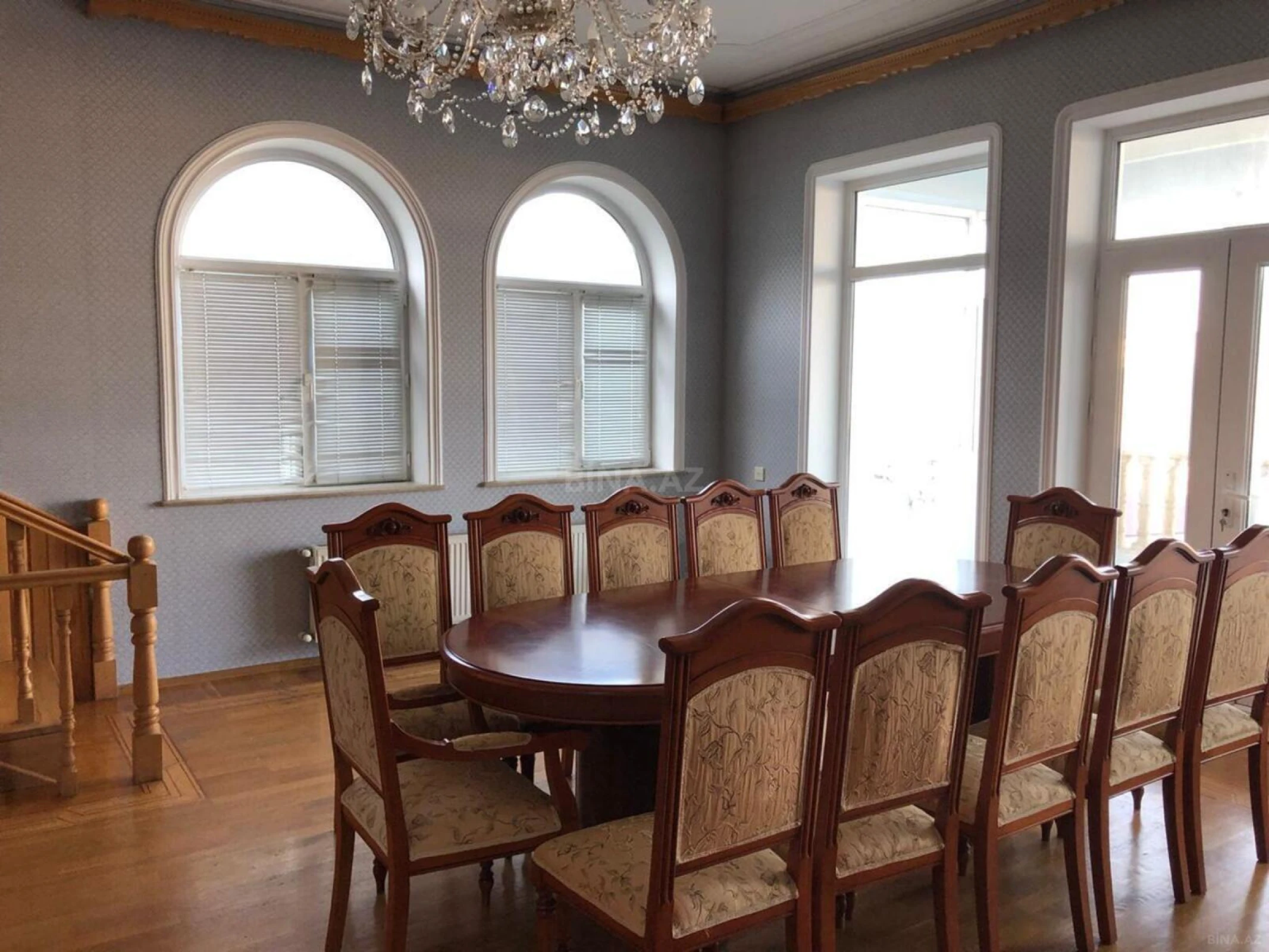 Satılır 5 otaqlı həyət evi 350 m²