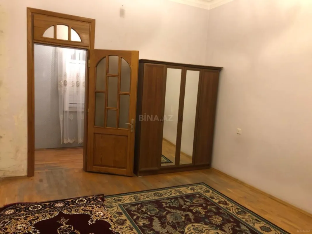 Satılır 5 otaqlı həyət evi 350 m²
