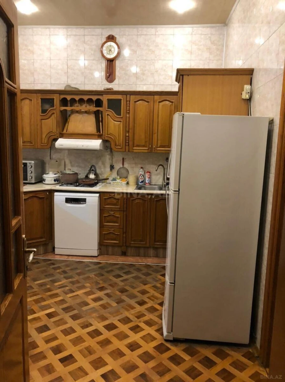 Satılır 5 otaqlı həyət evi 350 m²