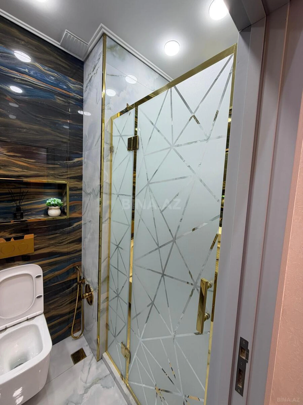 Satılır 2 otaqlı mənzil 75 m²