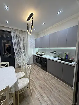 Satılır 2 otaqlı mənzil 75 m²