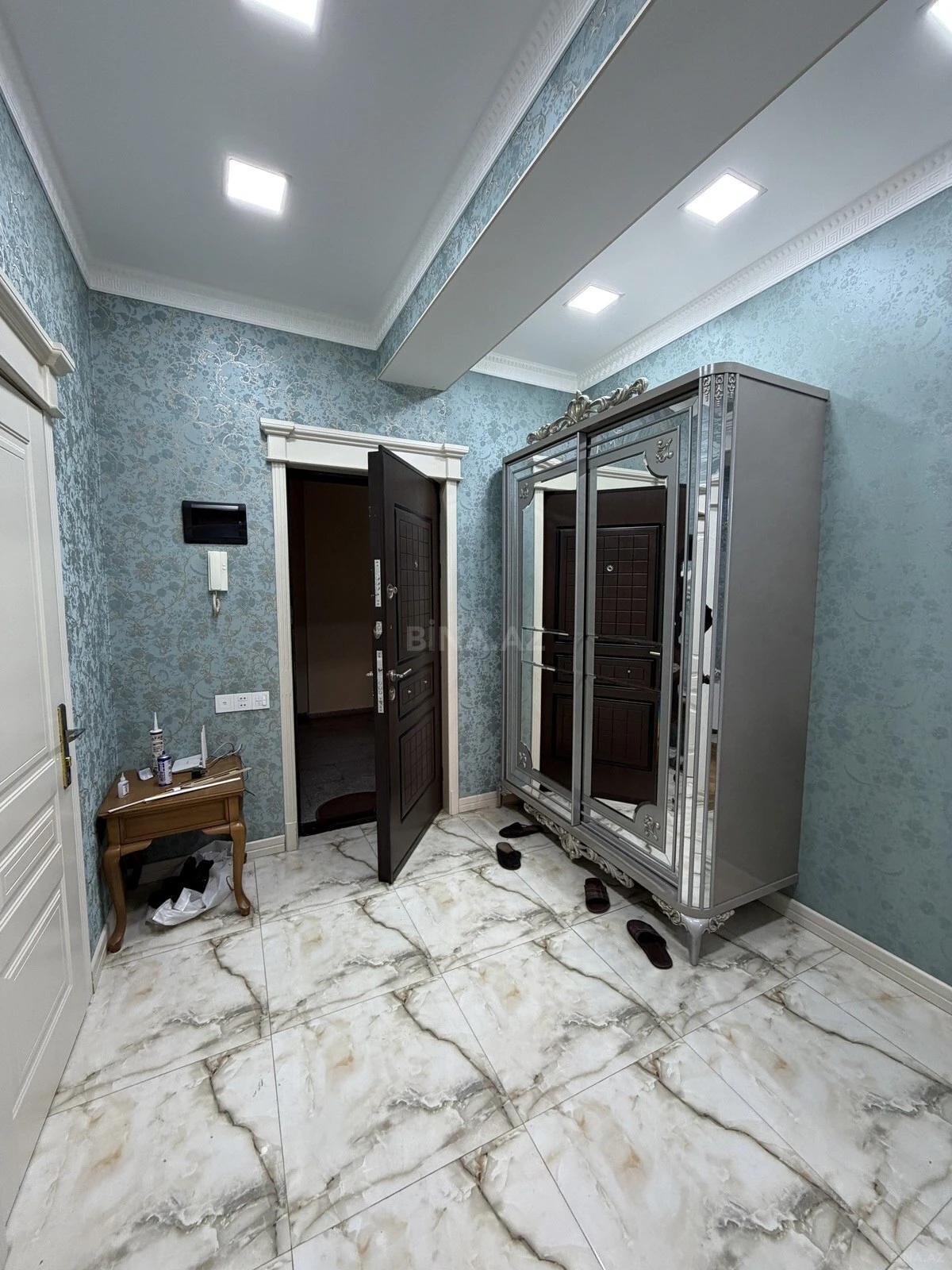 Kirayə verilir 3 otaqlı mənzil 115 m²
