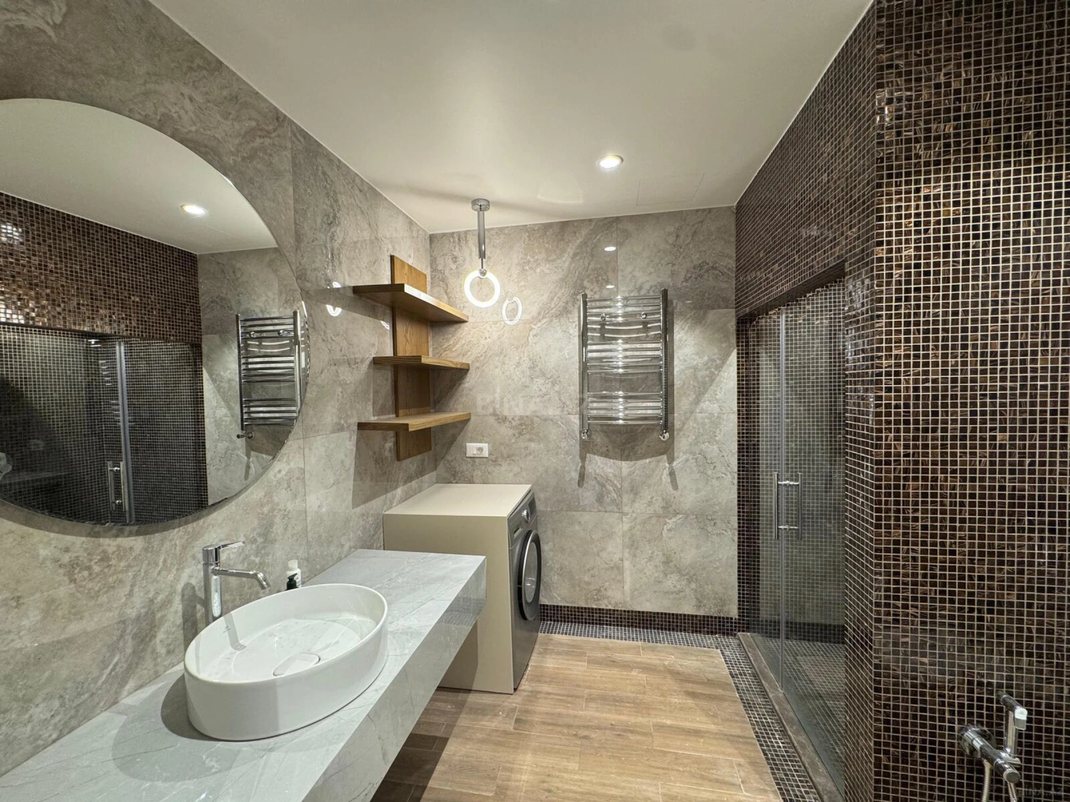 Satılır 2 otaqlı mənzil 117.5 m²