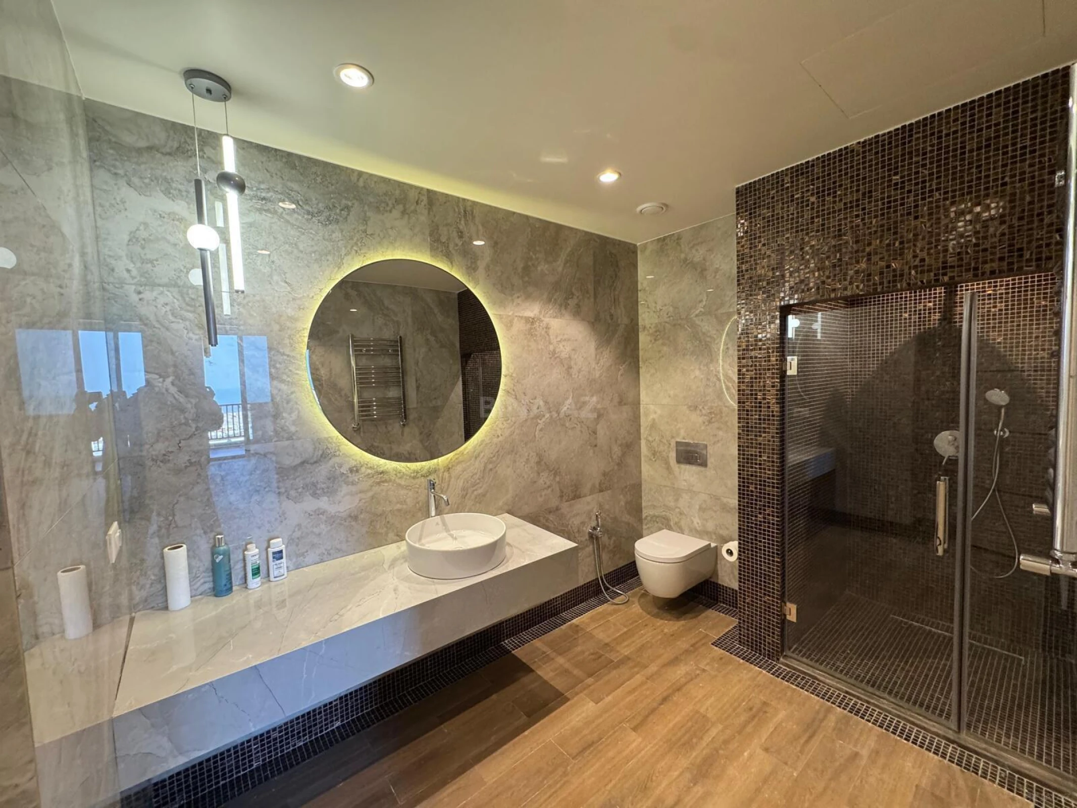 Satılır 2 otaqlı mənzil 117.5 m²