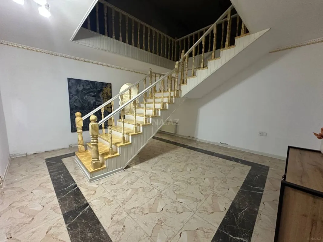 Satılır 6 otaqlı həyət evi 400 m²