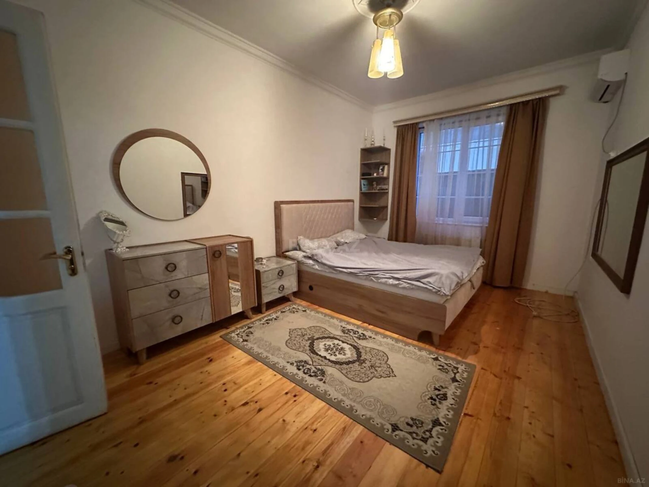 Satılır 6 otaqlı həyət evi 400 m²