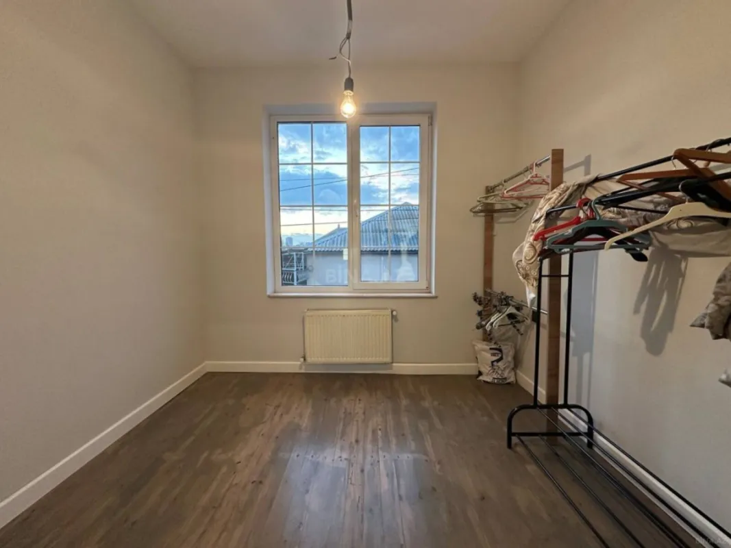 Satılır 6 otaqlı həyət evi 400 m²