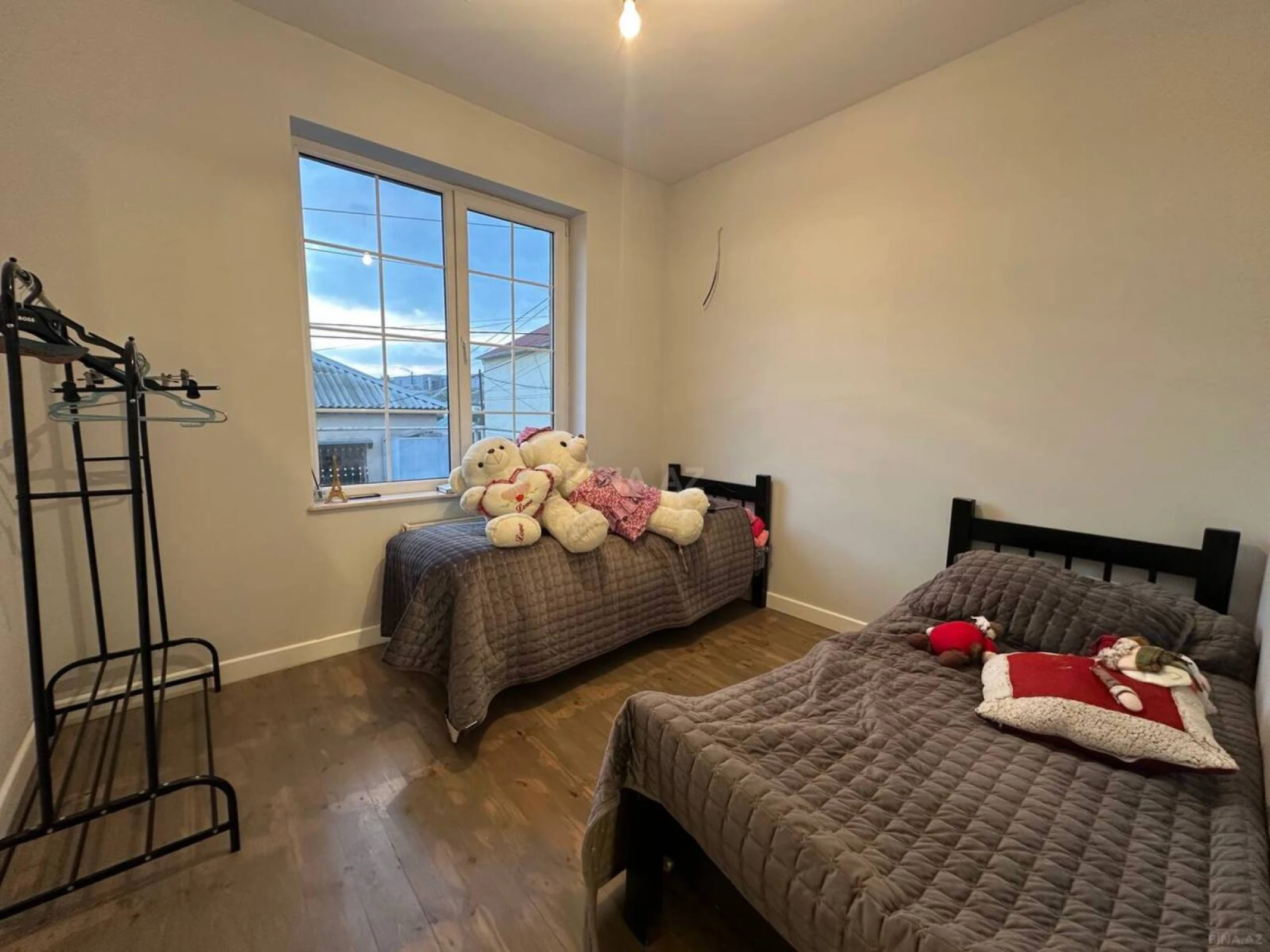 Satılır 6 otaqlı həyət evi 400 m²