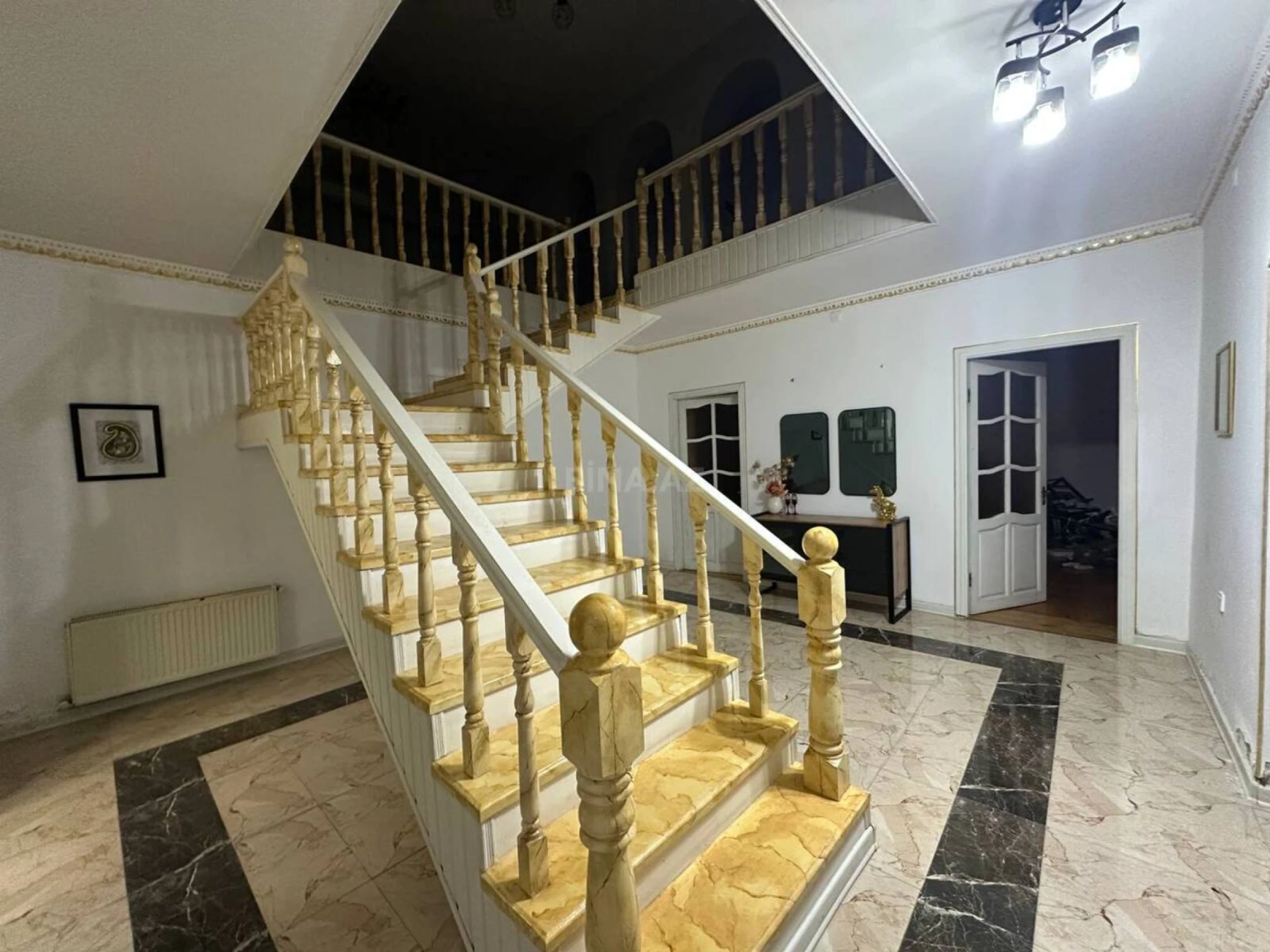 Satılır 6 otaqlı həyət evi 400 m²