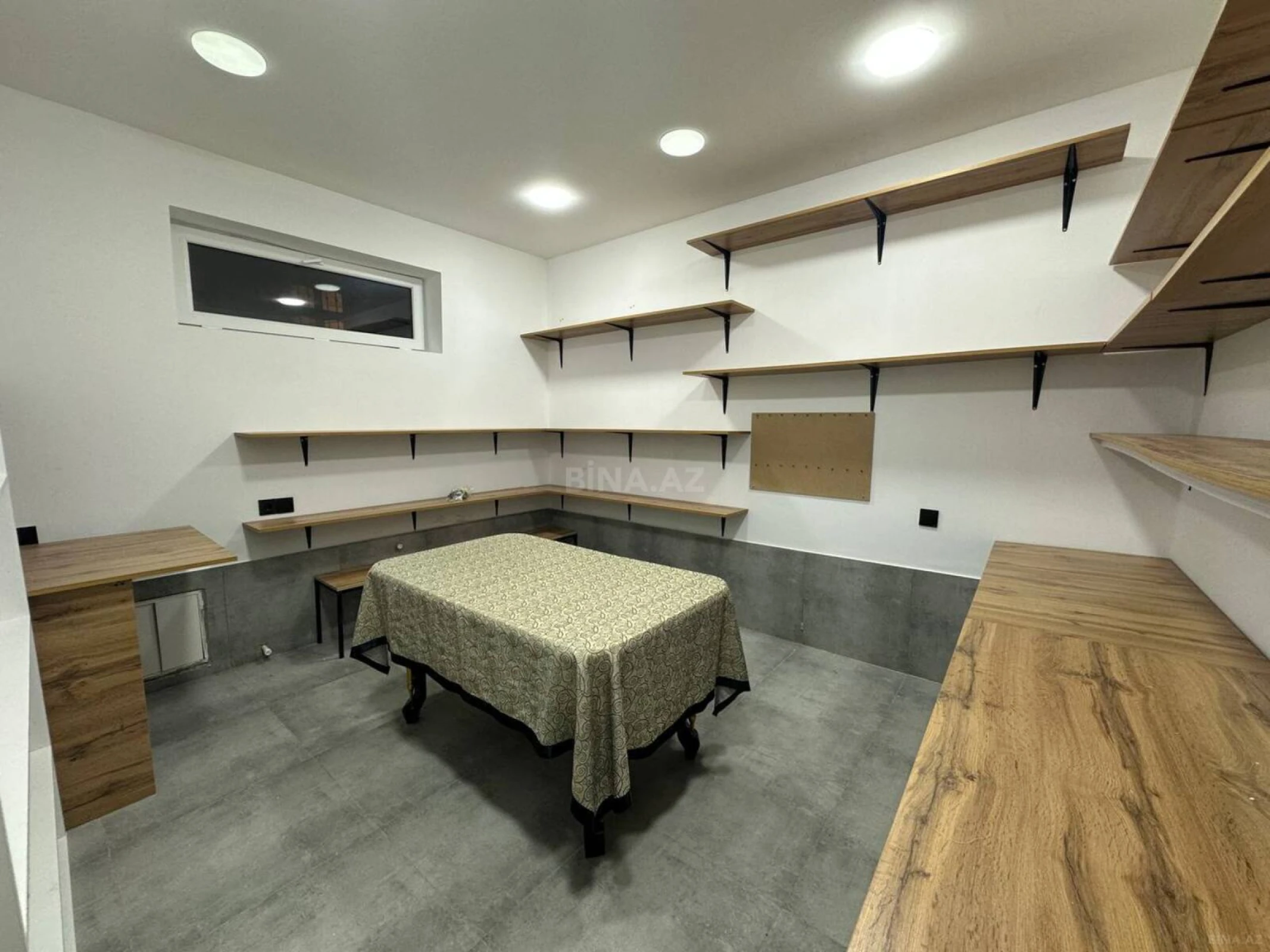 Satılır 6 otaqlı həyət evi 400 m²