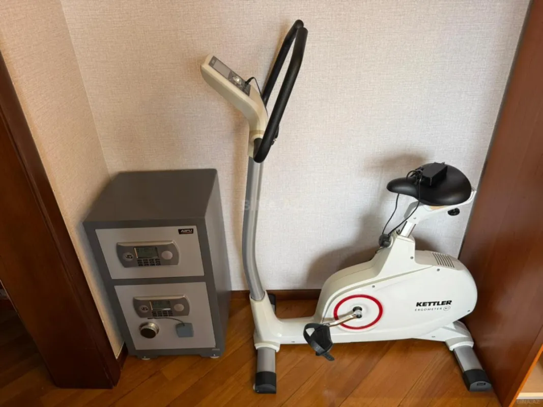 Kirayə verilir 4 otaqlı mənzil 150 m²