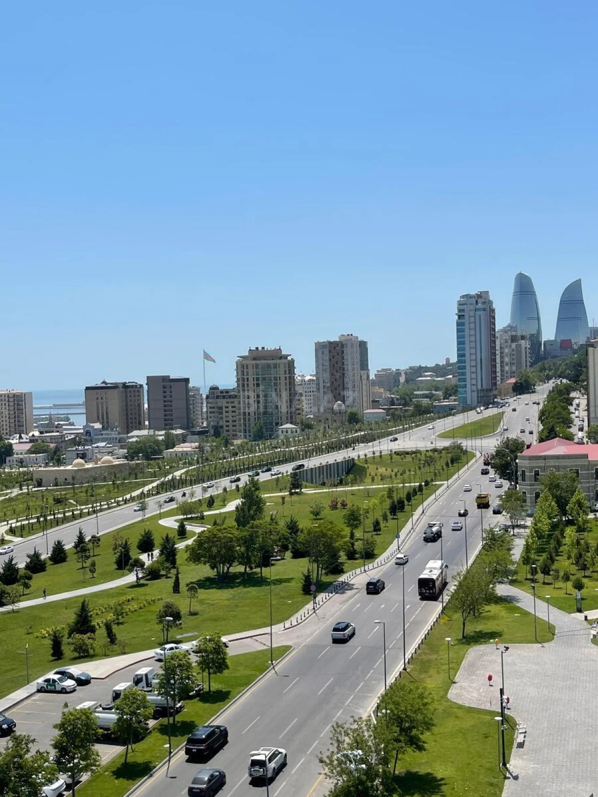 Kirayə verilir 4 otaqlı mənzil 150 m²