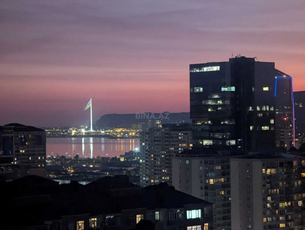 Satılır 2 otaqlı mənzil 68 m²