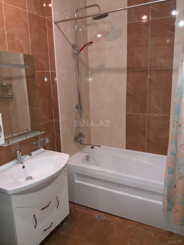 Satılır 3 otaqlı mənzil 137 m²