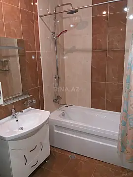 Satılır 3 otaqlı mənzil 137 m²