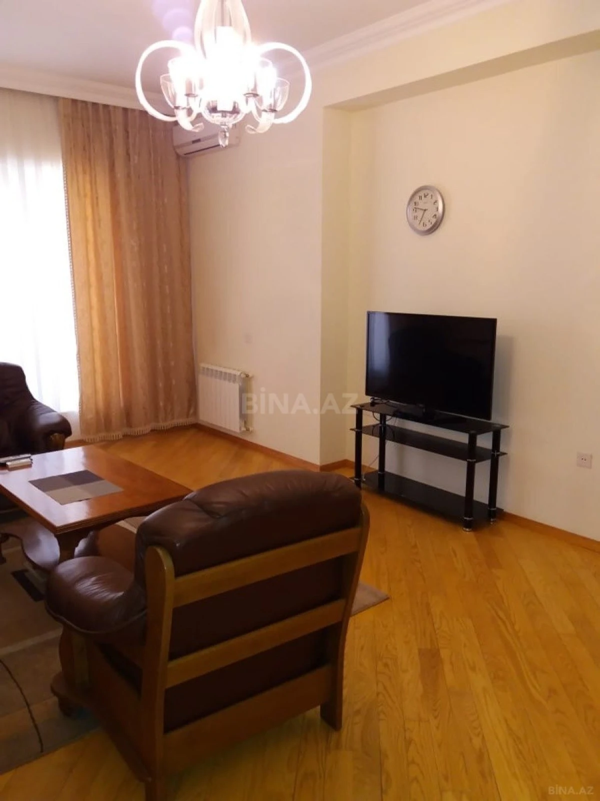 Satılır 3 otaqlı mənzil 137 m²