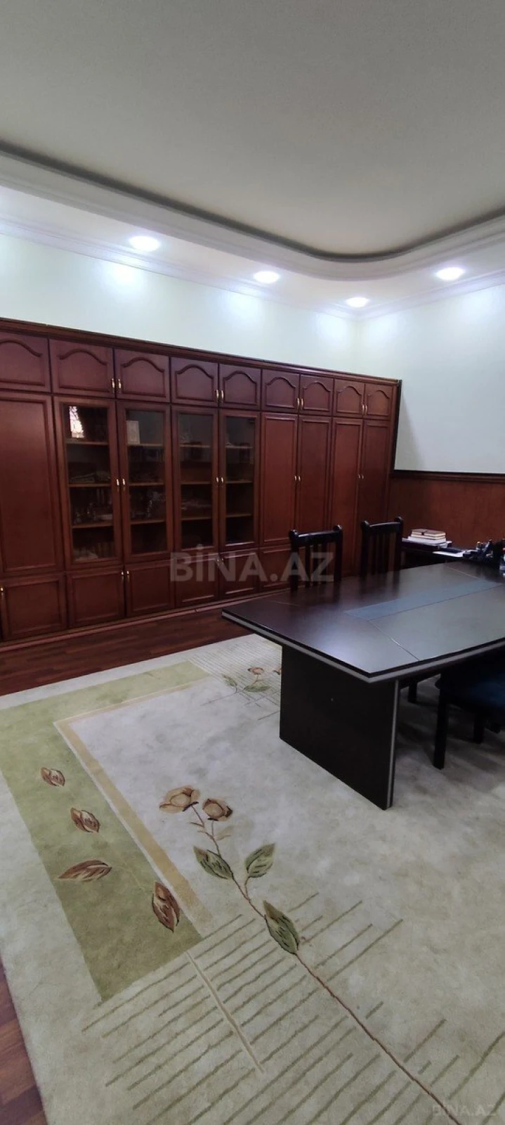 Kirayə verilir 5 otaqlı mənzil 150 m²