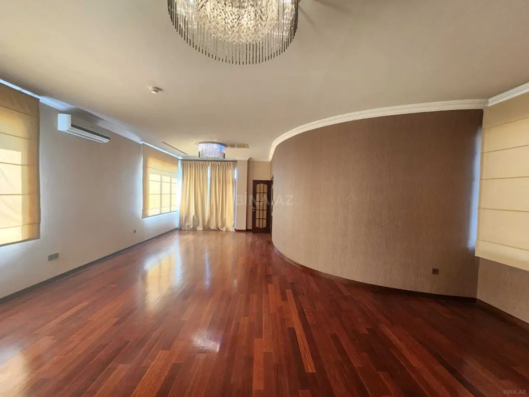 Kirayə verilir 6 otaqlı həyət evi 450 m²
