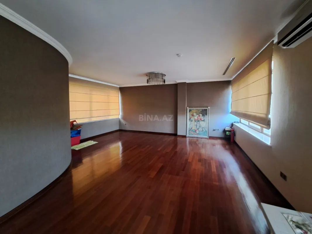 Kirayə verilir 6 otaqlı həyət evi 450 m²