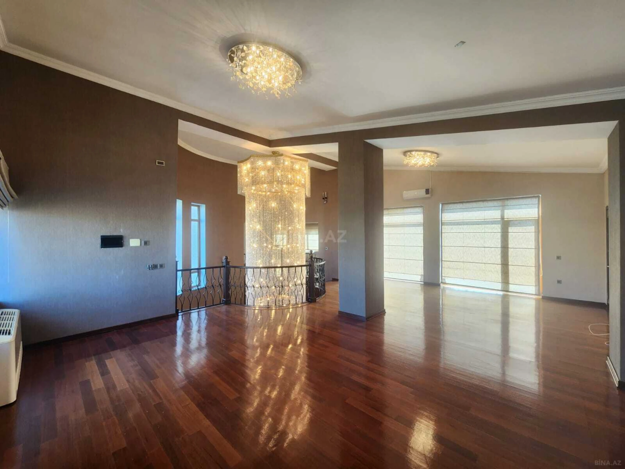 Kirayə verilir 6 otaqlı həyət evi 450 m²